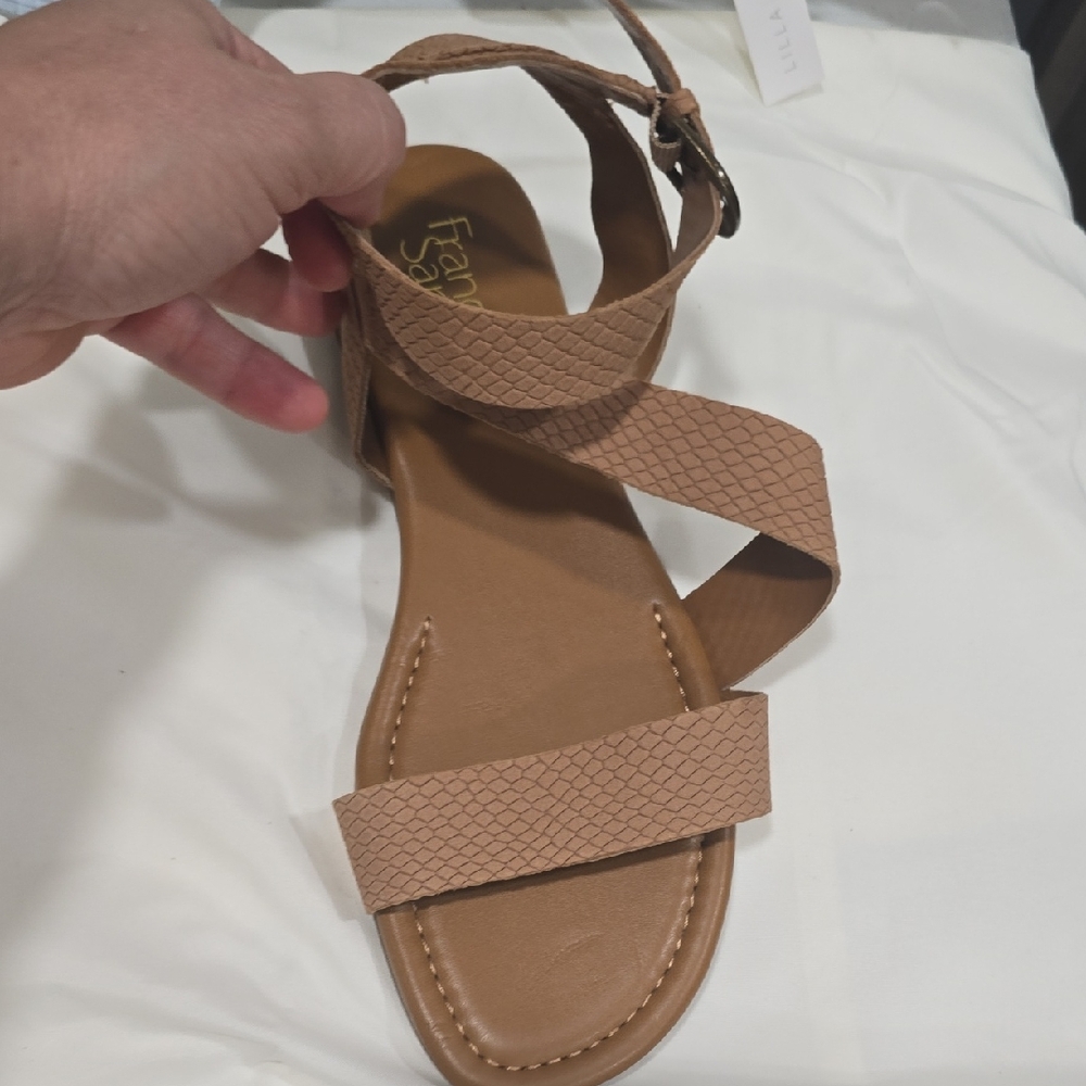 Brand NEW ,flats Franco Sarto Women's Sandals in Light Brown